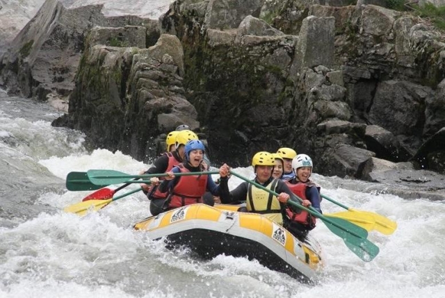 practicando rafting.JPG